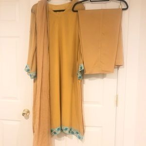 Pakistani/ Indian 3pc Shalwar ( trouser) Kameez